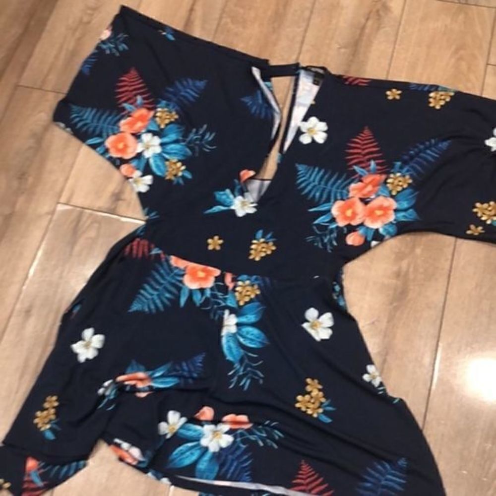 Express Rompers​​ - Picture 4 of 4